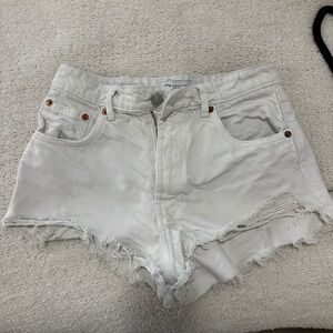 Zara Distressed Denim Cutoff Shorts (US 4 / EUR 36)